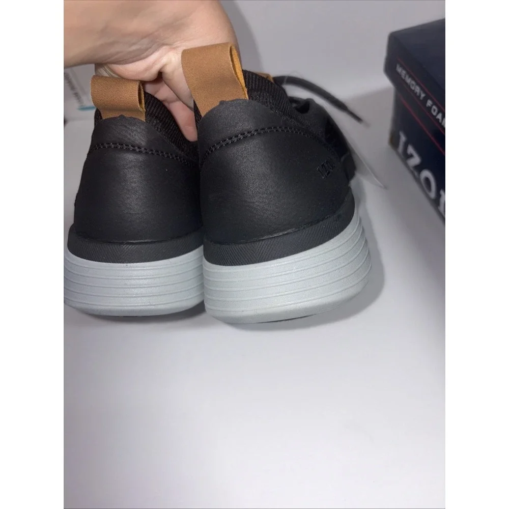 Izod‎ Shoe Bannister